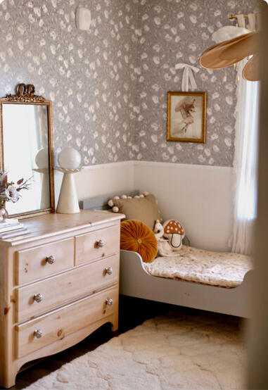 Pictured - Antique Garden Wallpaper, project by  @lanadmitruks